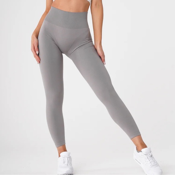 NVGTN Charcoal Solid Seamless Leggings Size Small - Picture 1 of 7
